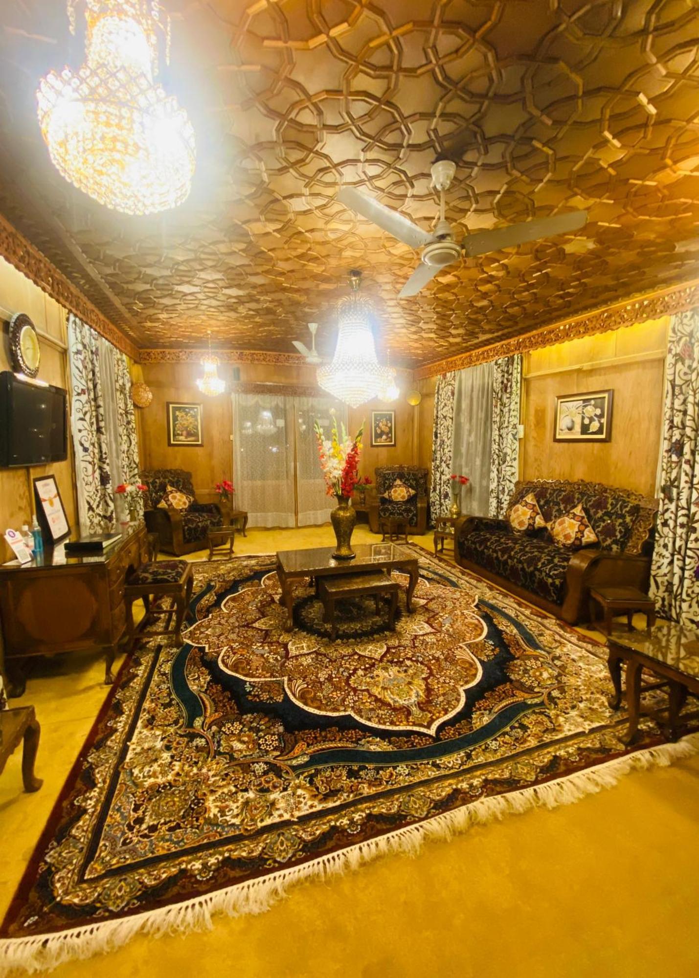 The Heritage Group Of Houseboats Srīnagar Extérieur photo