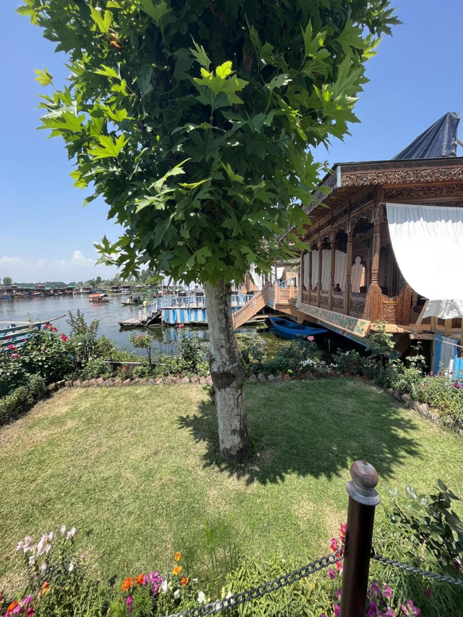 The Heritage Group Of Houseboats Srīnagar Extérieur photo