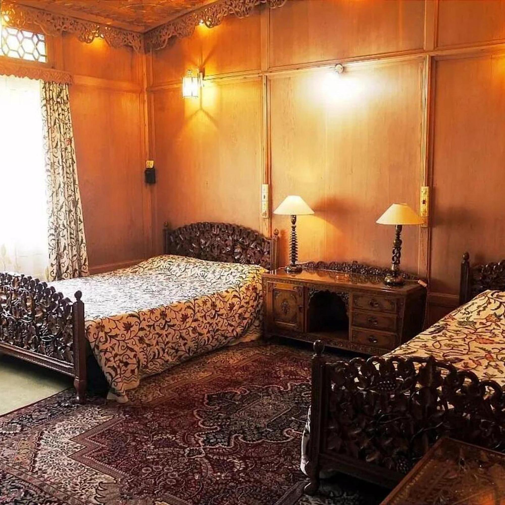 The Heritage Group Of Houseboats Srīnagar Extérieur photo