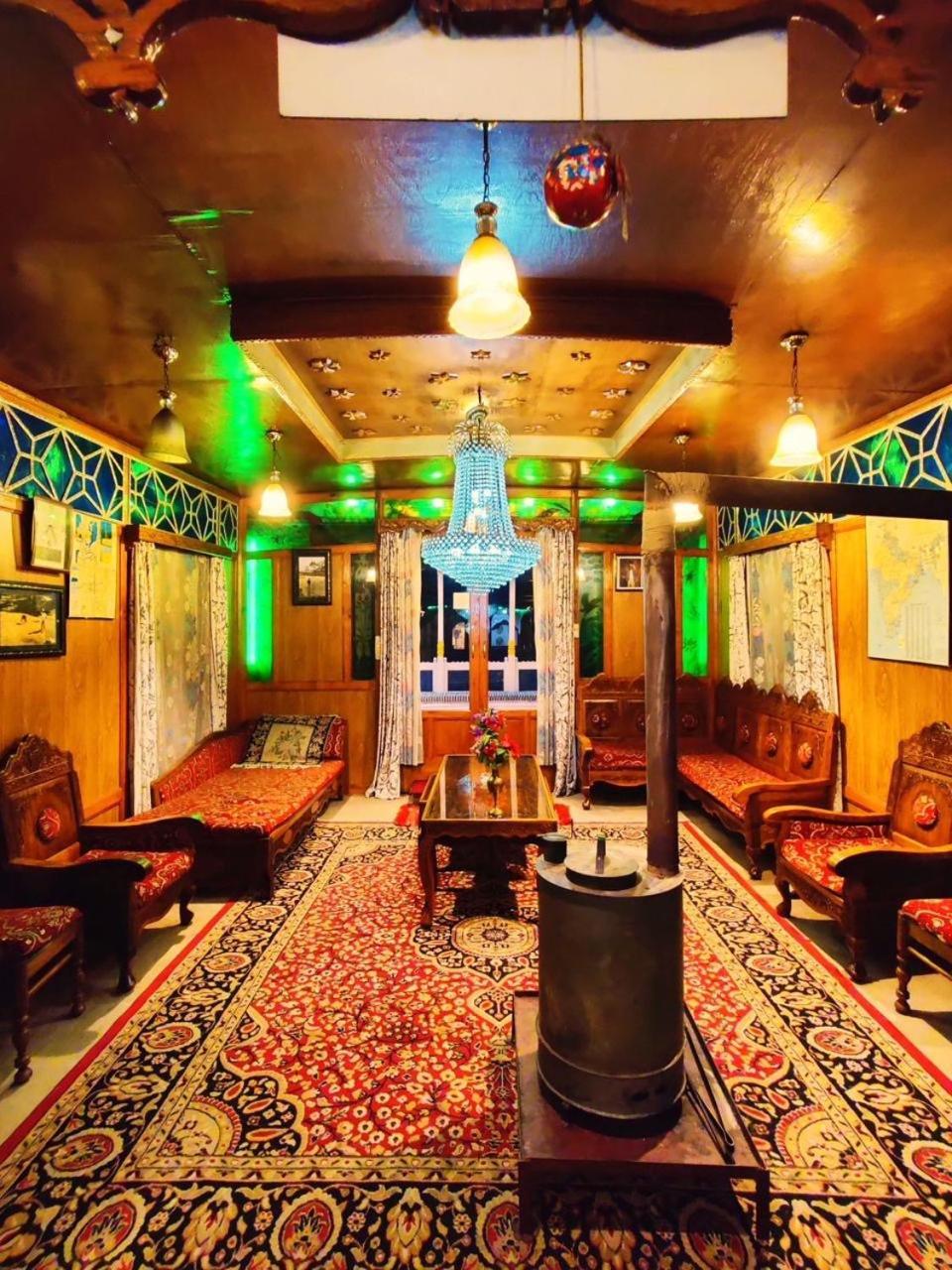 The Heritage Group Of Houseboats Srīnagar Extérieur photo